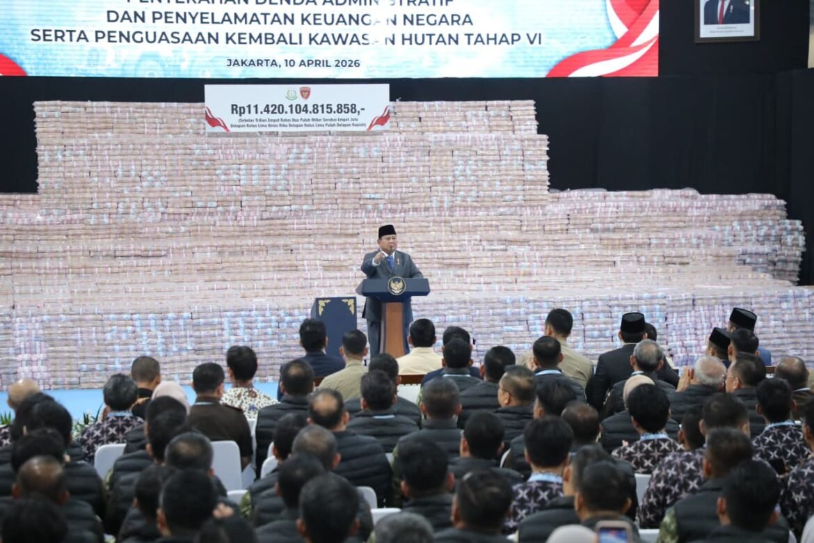 Wamen Ossy Saksikan Penyerahan Denda Administratif Rp11,4 Triliun oleh Satgas PKH sebagai Wujud Penyelamatan Kekayaan Negara